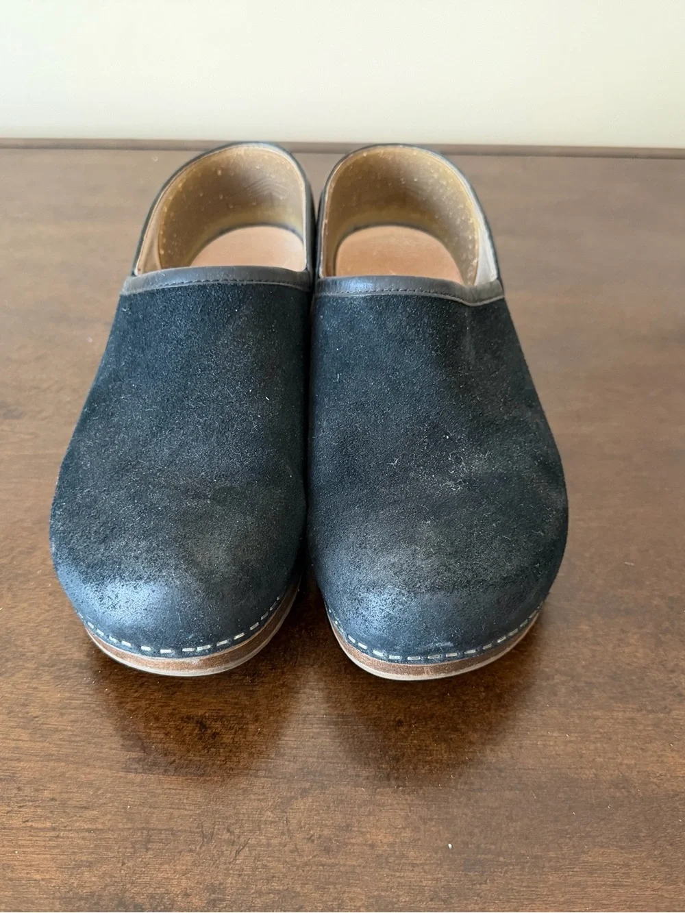 Women’s Suede Slip-On Clogs in Brown